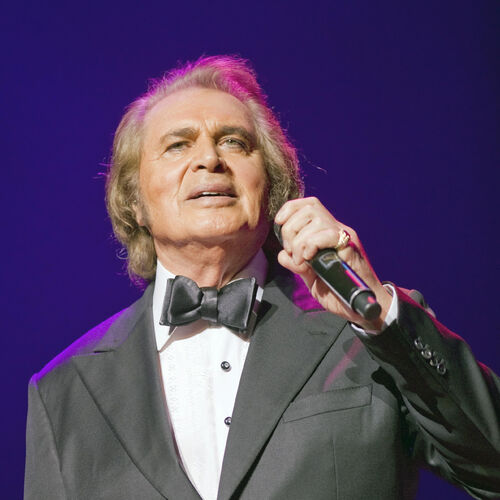 Engelbert Humperdinck: albums, nummers, afspeellijsten | Luister op Deezer