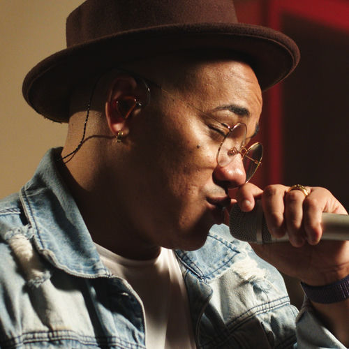 Vitinho: álbuns, músicas, playlists | Ouça na Deezer