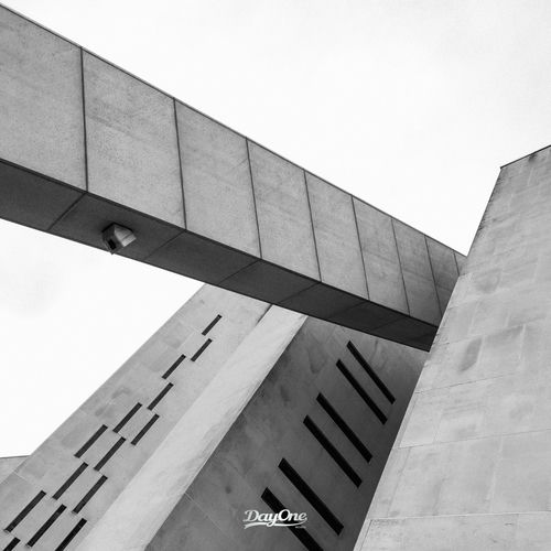 Young Jay – Leave – Single