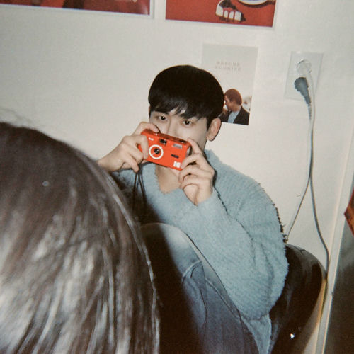 Hoya – Deserve – Single