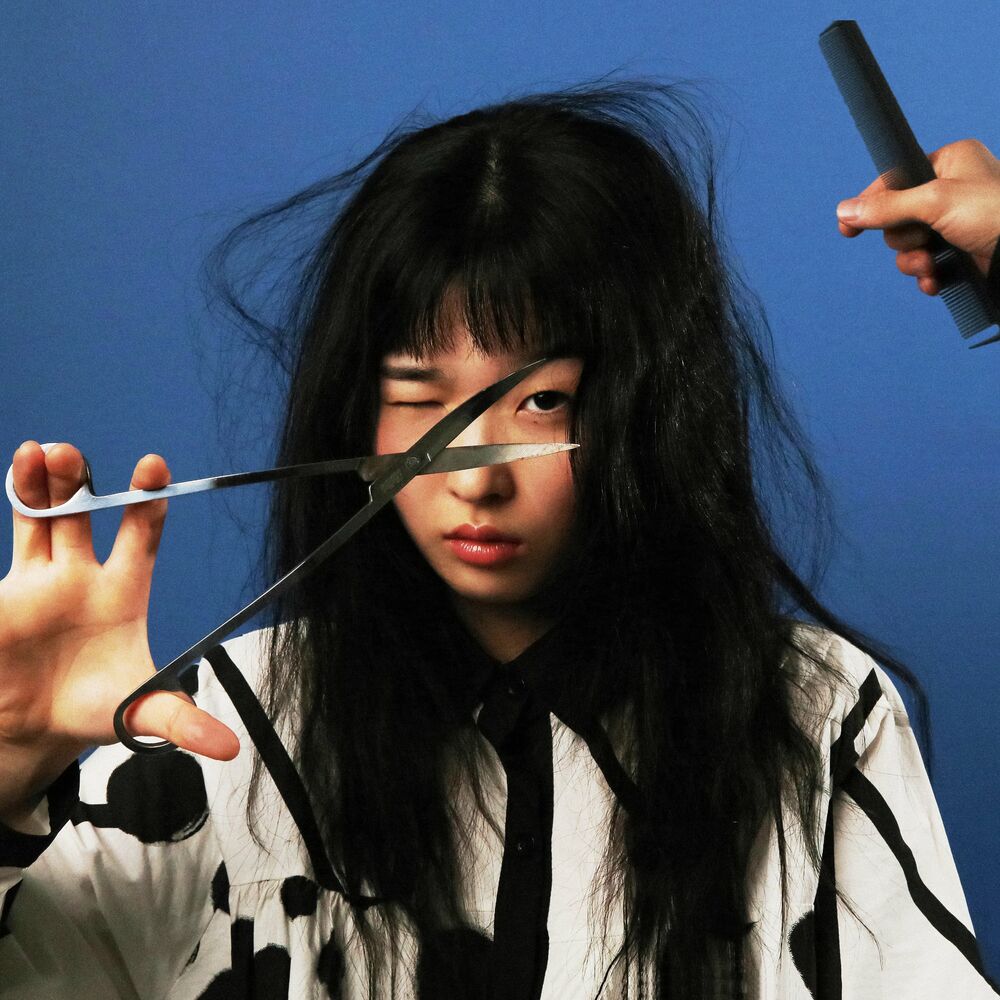 Hyelyn Joo – Hair Cut – Single