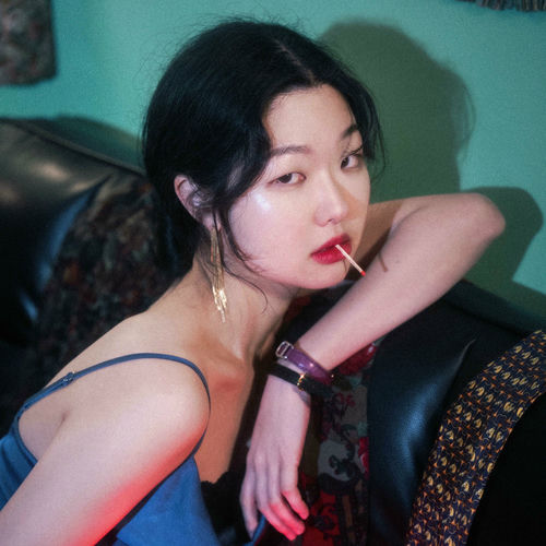 damduck – A Tale of a Witch – Single