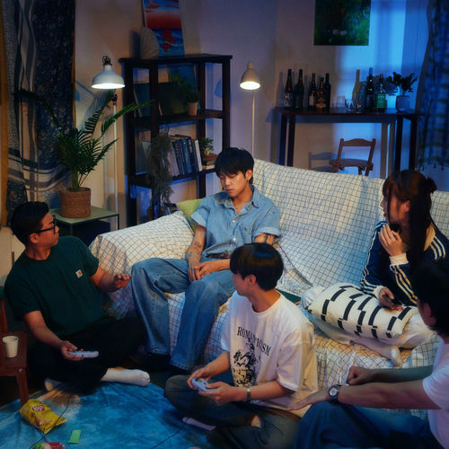 homezone – April Sadness – Single