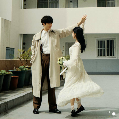 Lee Junho – DUSK, Diary Project Part. 3 (feat. Son Isaac) – Single